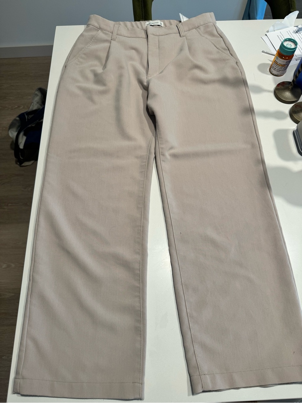 Abercrombie & Fitch Women's Wide-Leg Trousers in Light Beige